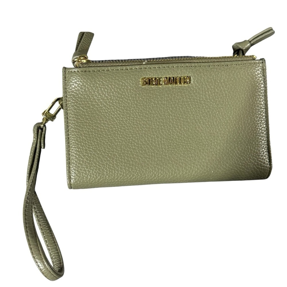 Steve Madden Green Clutch Wristlet Sleek Design